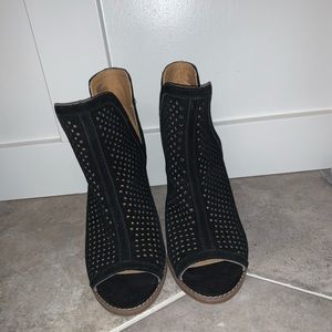 Lucky brand peep toe bootie